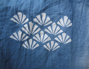 blaudruck-beginn-erstes-weisses-musterDSC04366